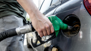 Mimit, prezzi carburanti in lieve calo, benzina self a 2,014 euro