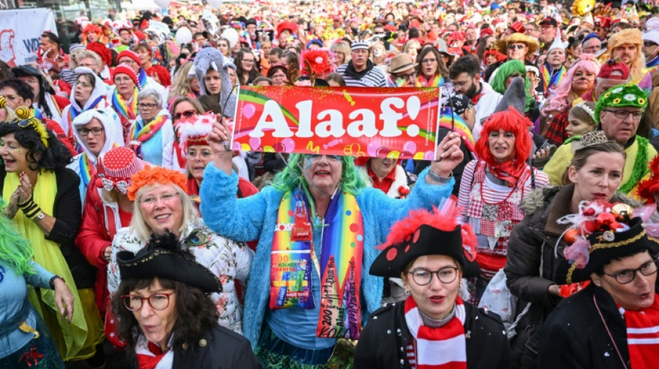Polizei wappnet sich bei "angespannter Sicherheitslage" f&uuml;r Stra&szlig;enkarneval