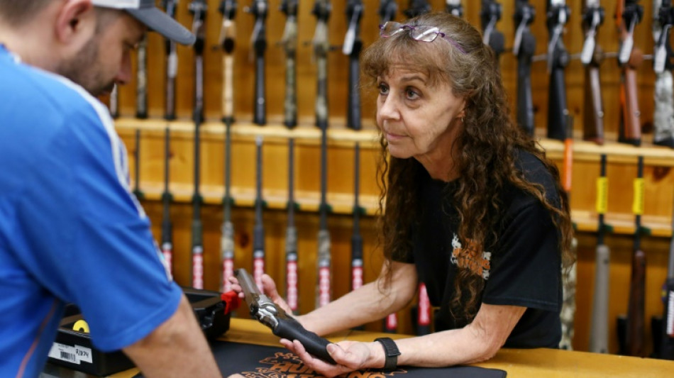 Au Canada, ru&eacute;e sur les armes de poing avant un possible gel des ventes
