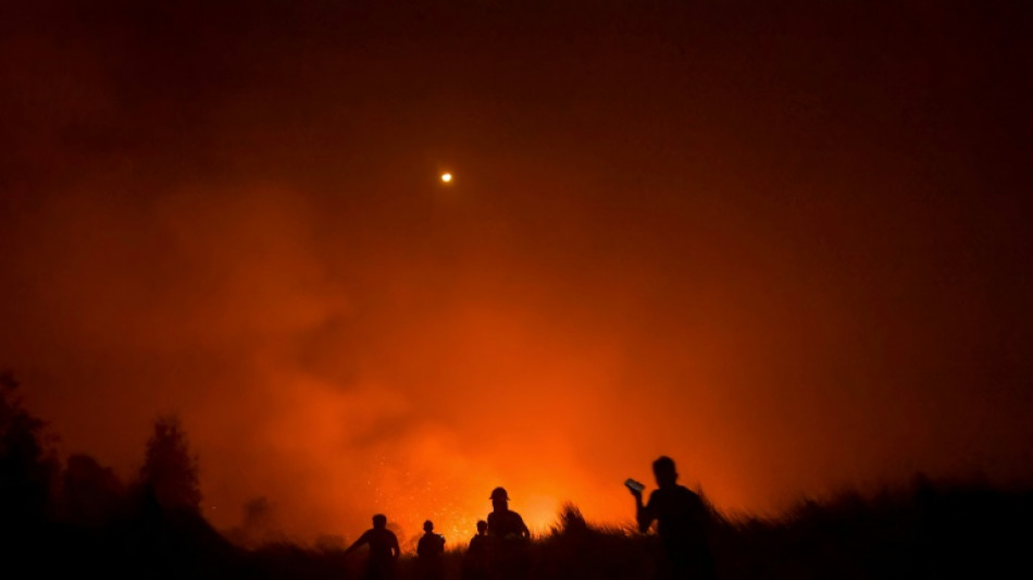 Incendies en Indon&eacute;sie: 300 maisons br&ucirc;l&eacute;es, 1.000 personnes &eacute;vacu&eacute;es dans le sud de Sumatra