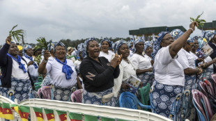 Papa Le&atilde;o XIV celebra missa para 120.000 fi&eacute;is durante visita a Camar&otilde;es