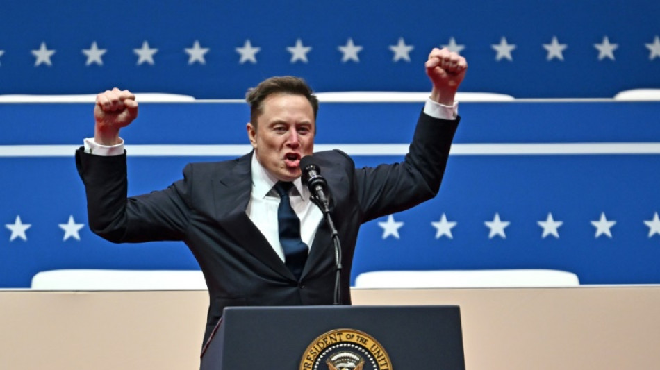 Musk diz que funcion&aacute;rios federais devem explicar seu trabalho ou ser&atilde;o demitidos