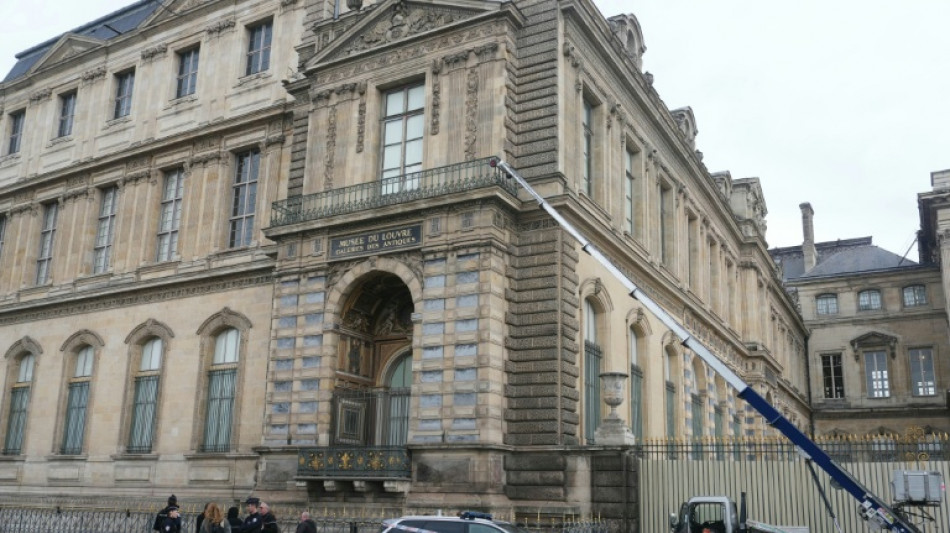 El fabricante del montacargas con el que robaron en el Louvre elogia su material