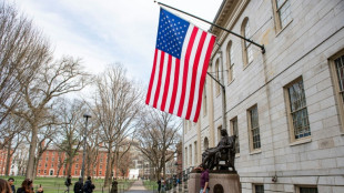 Trump redobla amenazas a Harvard, que rechaza plegarse a sus exigencias 