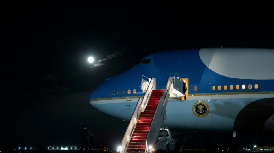 Sete pessoas s&atilde;o hospitalizadas ap&oacute;s abrirem pacote 'suspeito' em base militar dos EUA