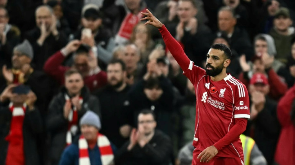 Liverpool volta a vencer no Inglês após 4 derrotas; Arsenal segue firme na liderança