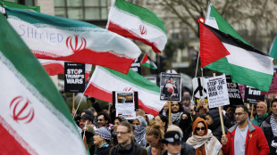 Proteste per l'Iran e contro la guerra in varie parti nel mondo, da Parigi a Cipro