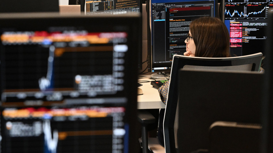 Borsa: Milano peggiora, scivolano Prysmian e Stm