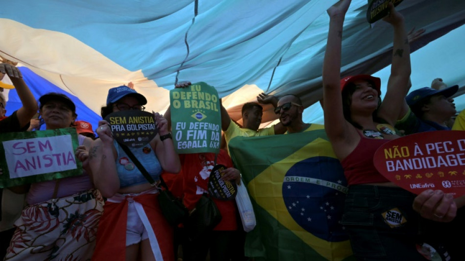 "Sem anistia!": manifestantes protestam contra poss&iacute;vel perd&atilde;o a Bolsonaro e imunidade parlamentar