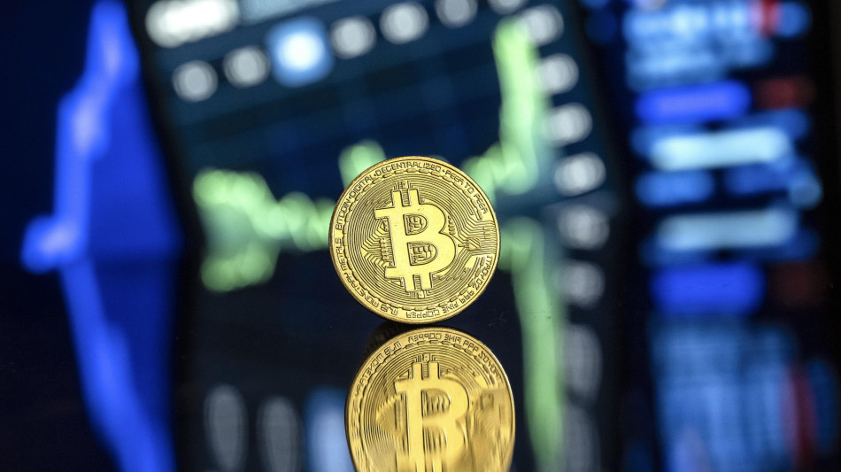 Il Bitcoin sotto i 70.000 dollari, per la prima volta da novembre 2024