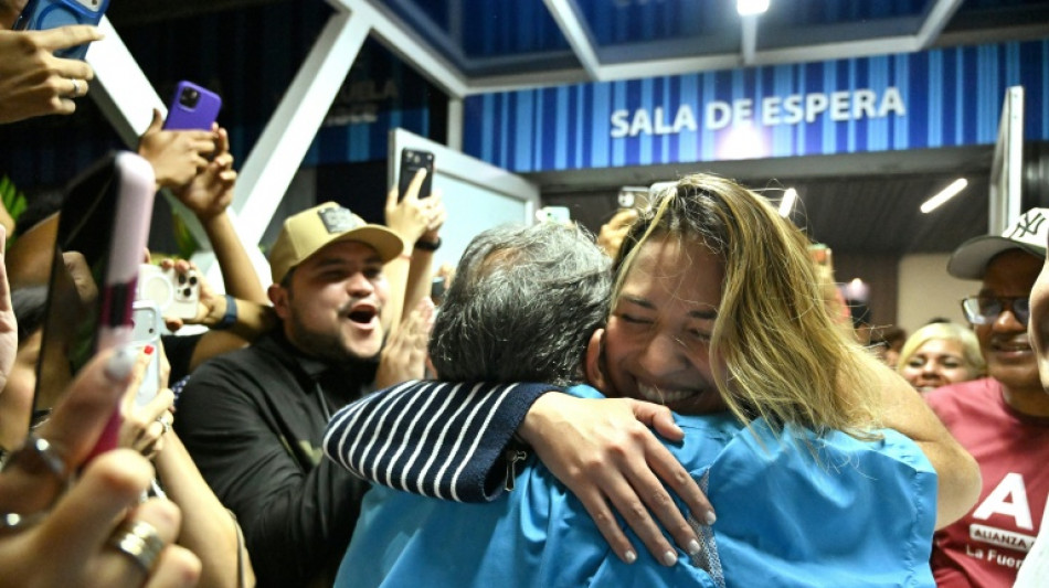 "Vengo aqu&iacute; a trabajar": una cercana colaboradora de la l&iacute;der opositora Machado regresa a Venezuela