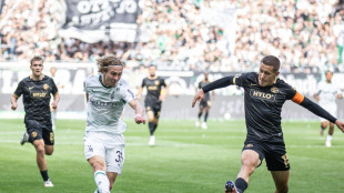 Elversberg setzt Traumstart fort - Wagner sieht Gelb-Rot