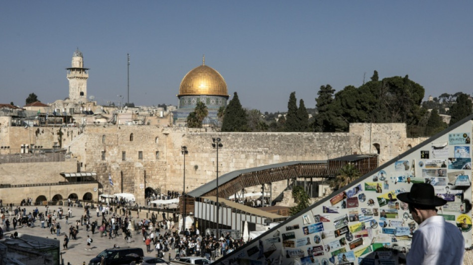 Merz wirbt bei Nahost-Besuch f&uuml;r neue Friedensordnung &ndash; Kanzler in Israel gelandet