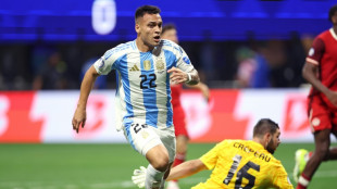 Argentina inicia con &eacute;xito la defensa de la Copa Am&eacute;rica ganando 2-0 a Canad&aacute;