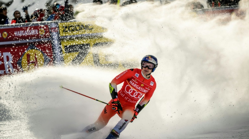 Ski alpin: Odermatt &eacute;crase le g&eacute;ant de Val d'Is&egrave;re, les Bleus distanc&eacute;s