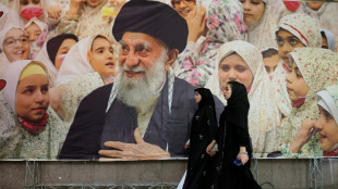 Medien: Chamenei und Peseschkian im Visier US-israelischer Angriffe im Iran