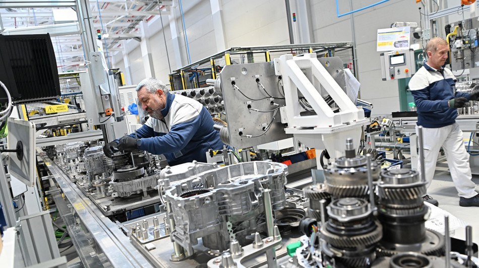 Cappellano (Stellantis), bene Merz su no stop auto termiche