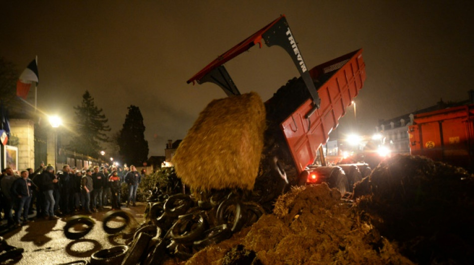 Manifestation d'agriculteurs au Mans pour r&eacute;clamer de meilleurs prix 