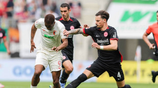 M&uuml;de Frankfurter mit Nullnummer in Augsburg