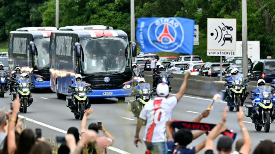 Retour des joueurs du PSG: l'excitation monte avant la parade sur les Champs-Elysées
