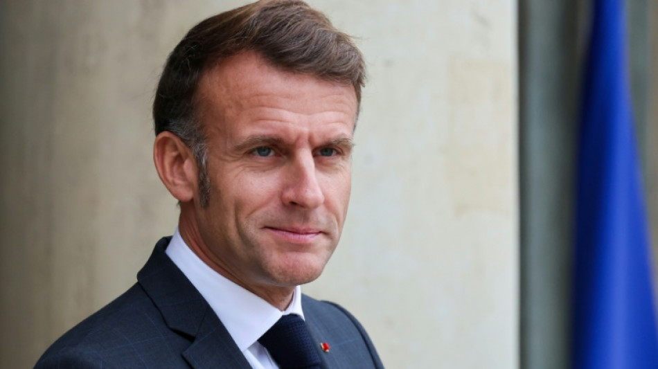 Macron appelle à la "résistance" face aux menaces des réseaux sociaux sur la démocratie