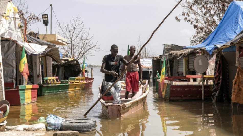 Las inundaciones amenazan el turismo y la extracci&oacute;n de sal del lago Rosa en Senegal