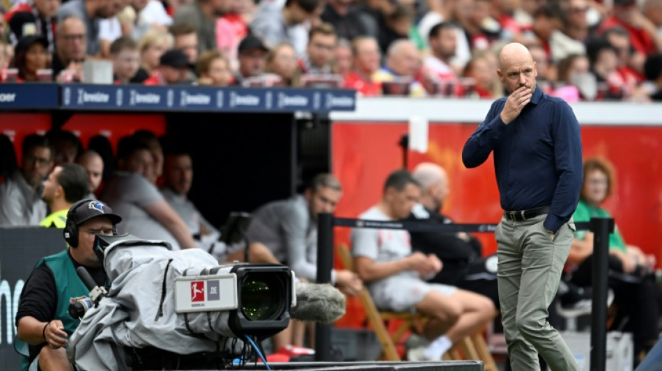 Leverkusen stumble in Ten Hag Bundesliga debut