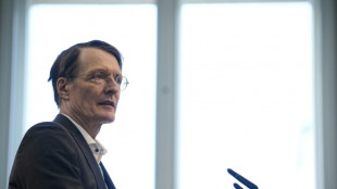 Lauterbach fordert verst&auml;rkte Impfstoffforschung gegen Ebola-Virus