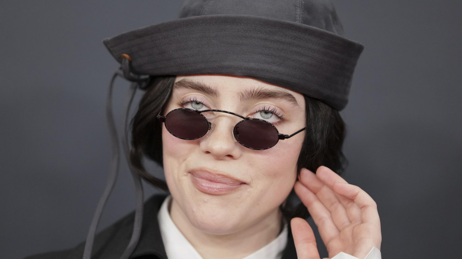 Billie Eilish miglior artista agli American Music Awards