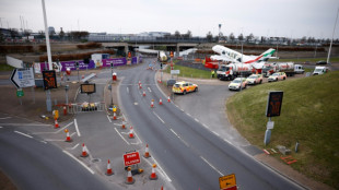 L'a&eacute;roport de Heathrow &agrave; nouveau "pleinement op&eacute;rationnel", apr&egrave;s sa fermeture vendredi 