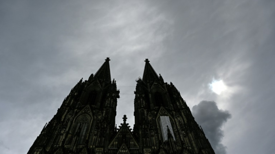 Polizei durchsucht K&ouml;lner Dom aufgrund von "Gefahrenhinweis" mit Sp&uuml;rhunden