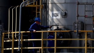 Il petrolio chiude a New York in leggero calo, a 83,45 dollari