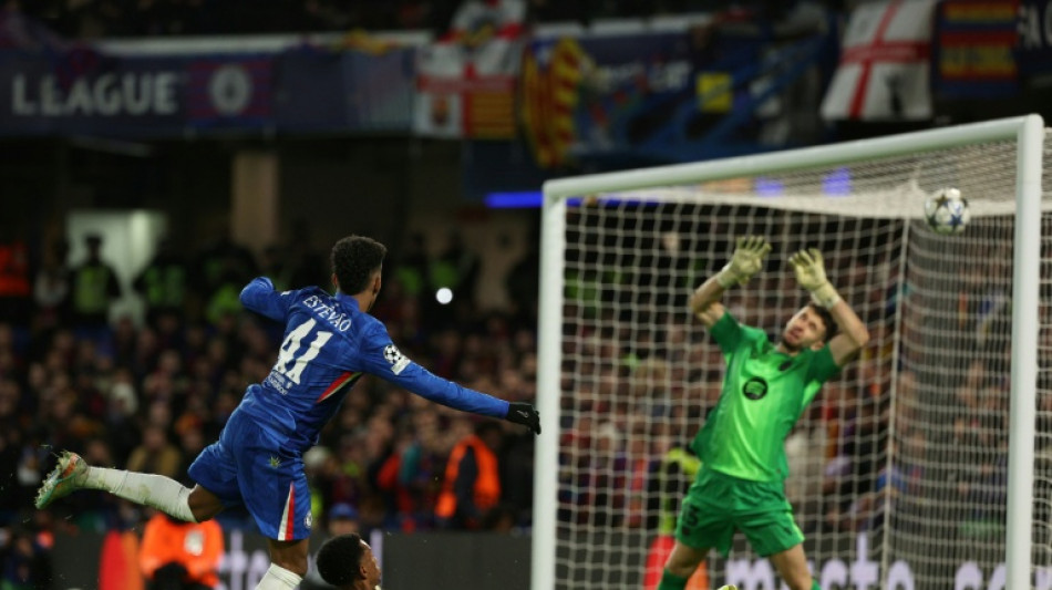 Chelsea dominate Barca in Champions League, Man City lose