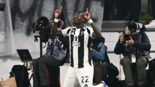 Juventus vence Torino em cl&aacute;ssico; Milan trope&ccedil;a com Cagliari