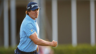 Lowry collapses late again, Echavarria snatches victory in Cognizant Classic