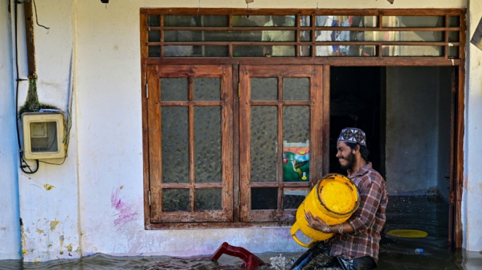 Mehr als 190 Tote durch Zyklon "Ditwah" in Sri Lanka - Colombo unter Wasser