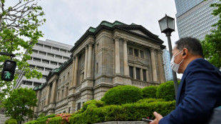 Jap&oacute;n mantiene una pol&iacute;tica monetaria laxa pese a las subidas de tasas en Europa y EEUU