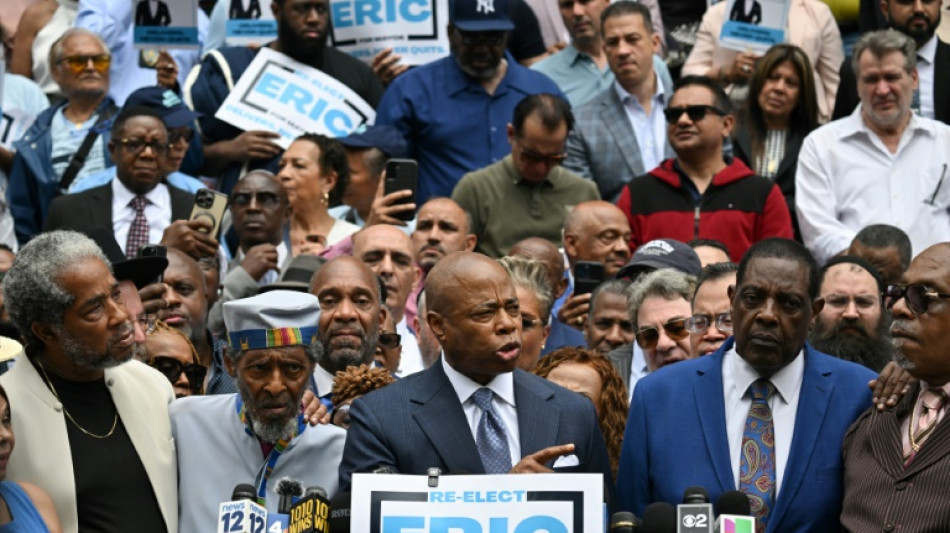 Alcalde de Nueva York anuncia su candidatura a la reelecci&oacute;n con dardos a rival Mamdani