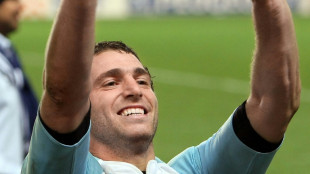 A Biarritz, le dernier "abrazo" &agrave; Aramburu, l'ex-rugbyman argentin tu&eacute; par balles