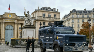 Fran&ccedil;a vive novo dia de protestos com forte contingente policial