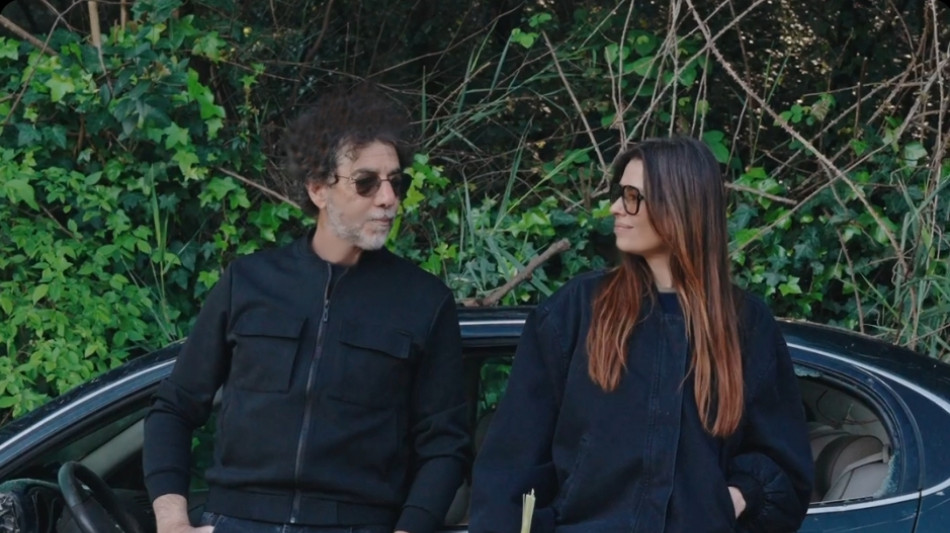 Nuovo album Max Gazz&egrave;, l'annuncio social in un corto con Claudia Pandolfi