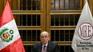 Renuncian el canciller y el ministro de Defensa de Per&uacute; tras un desacuerdo en la compra de cazas F-16 a EEUU