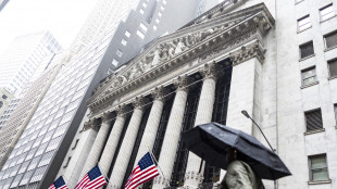 Wall Street apre debole, Dj -0,11%, Nasdaq +0,01%