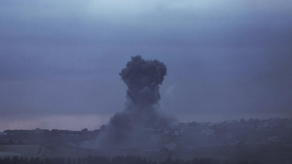 'I raid di Israele hanno distrutto met&agrave; arsenale di Hezbollah'