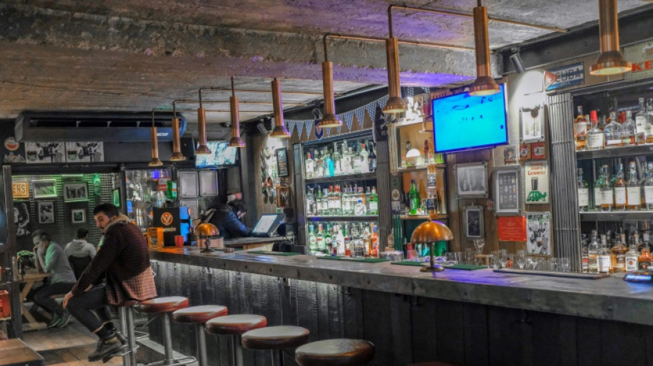 En Turquie, les taxes sur l'alcool g&acirc;chent la f&ecirc;te