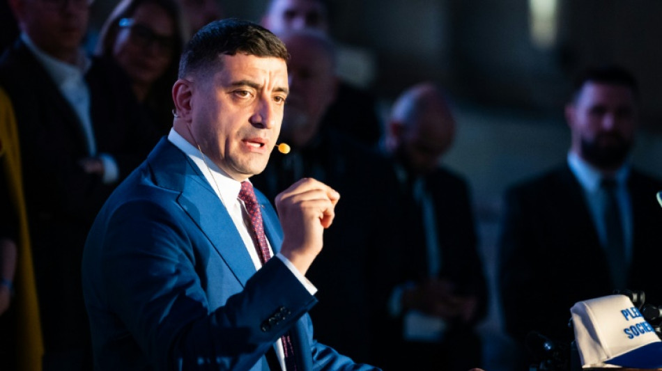 Präsidentenwahl in Rumänien: Ultrarechter Kandidat Simion räumt Niederlage ein