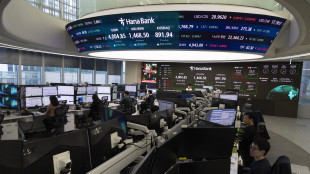 Borsa: l'Asia chiude fiacca, tornano i timori per l'IA