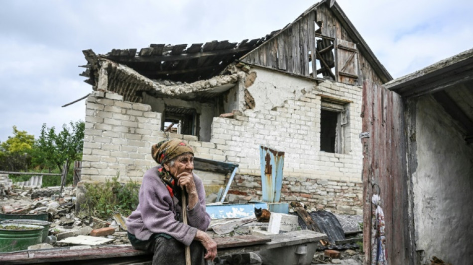 Dans un village fant&ocirc;me du Donbass, deux survivants apr&egrave;s les combats