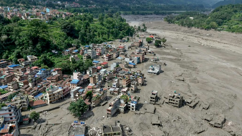 Au moins 165 morts et plus de 1.300 disparus apr&egrave;s la crue d&eacute;vastatrice au N&eacute;pal et au Tibet