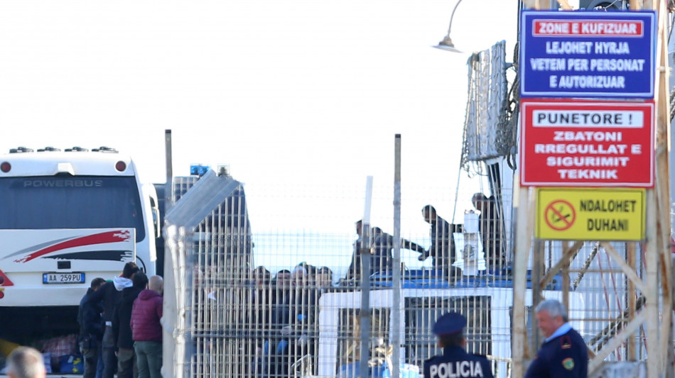 Avv. Corte Ue, 'cpr in Albania conformi, ma tutelare diritti migranti'